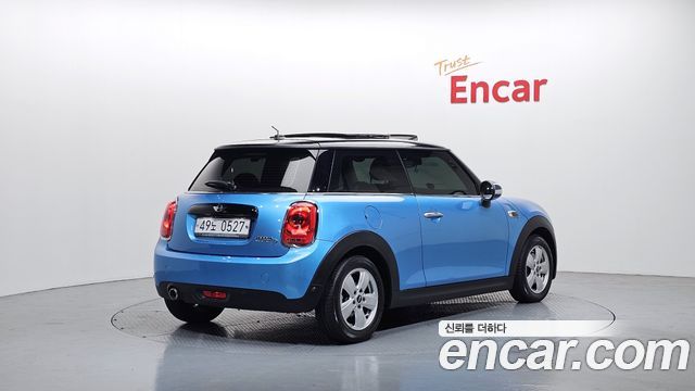 MINI Cooper D Mid 3rd 2016 — фото 2