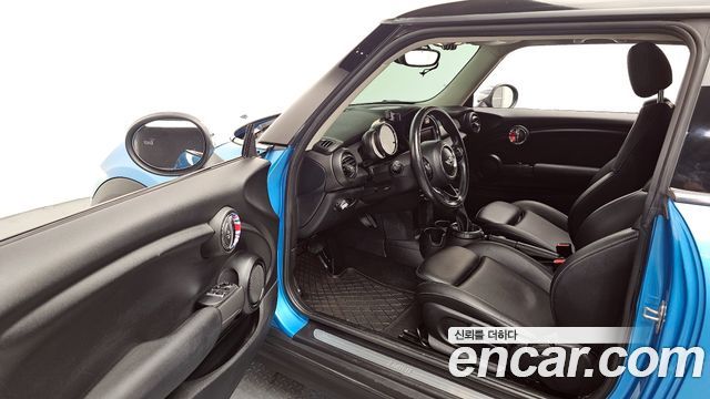 MINI Cooper D Mid 3rd 2016 — фото 10