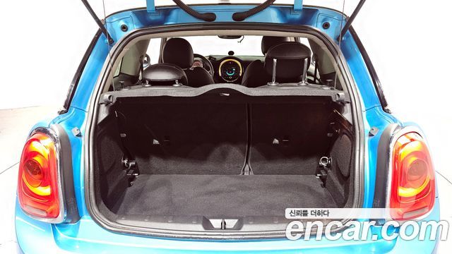 MINI Cooper D Mid 3rd 2016 — фото 19