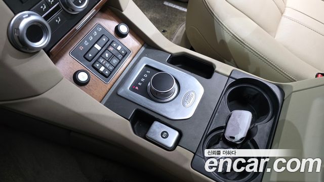 Land Rover Discovery 4 3.0 SDV6 SE 2016 — фото 9