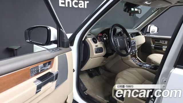 Land Rover Discovery 4 3.0 SDV6 SE 2016 — фото 10