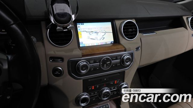 Land Rover Discovery 4 3.0 SDV6 SE 2016 — фото 14