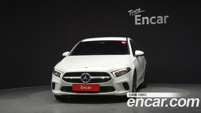 Mercedes-Benz A-Class (W177) A220 Hatchback 2023 — фото 3