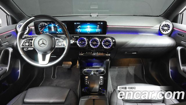 Mercedes-Benz A-Class (W177) A220 Hatchback 2023 — фото 7