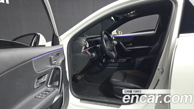 Mercedes-Benz A-Class (W177) A220 Hatchback 2023 — фото 10