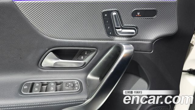 Mercedes-Benz A-Class (W177) A220 Hatchback 2023 — фото 19