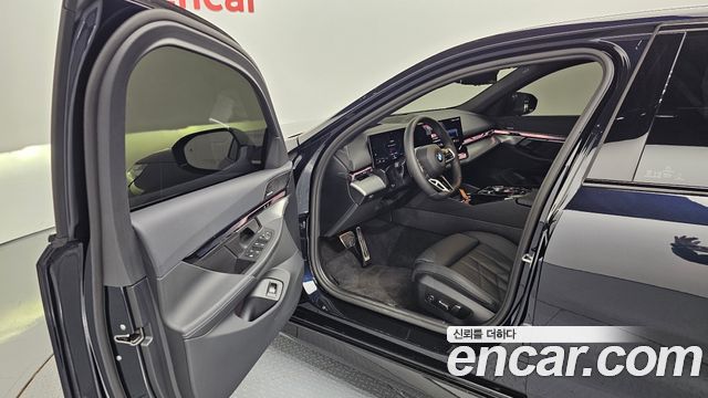 BMW 5 Series (G60) 520i M Sport 2025 — фото 11