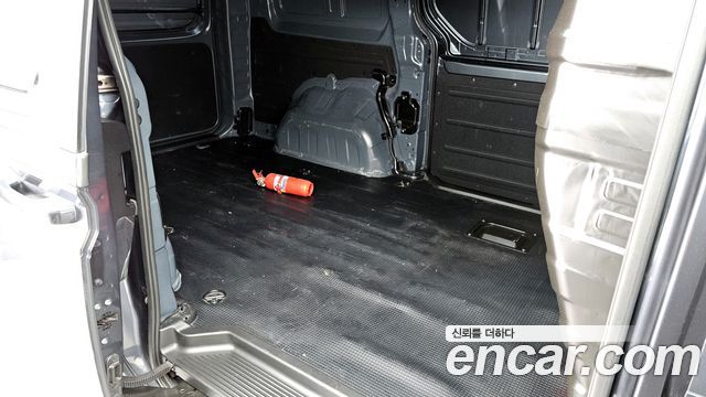 Hyundai Staria Cargo 3-Seater Smart 2024 — фото 12