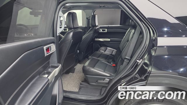 Ford Explorer (VI) 2.3 LimIted 4WD 2021 — фото 11