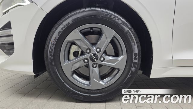 Kia K5 (III) 2.0 LPI(Renter car) Strandard 2023 — фото 5