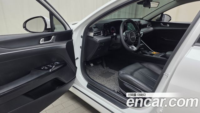 Kia K5 (III) 2.0 LPI(Renter car) Strandard 2023 — фото 10