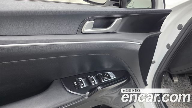 Kia K5 (III) 2.0 LPI(Renter car) Strandard 2023 — фото 18