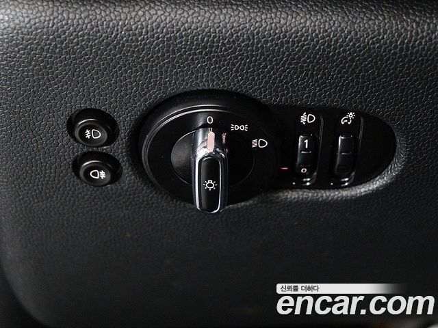 MINI Cooper D Standard 3rd 2014 — фото 18