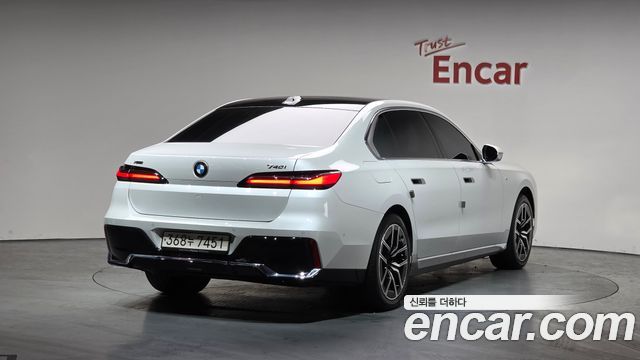 BMW 7 Series (G70) 740i xDrive M Sport 2024 — фото 2