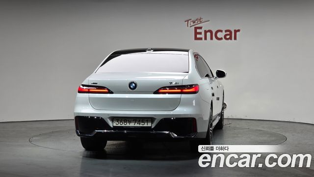 BMW 7 Series (G70) 740i xDrive M Sport 2024 — фото 4