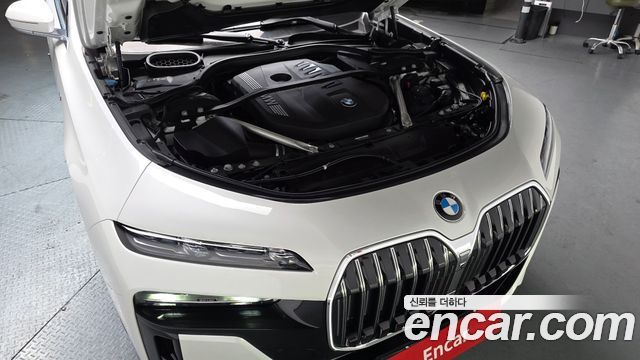 BMW 7 Series (G70) 740i xDrive M Sport 2024 — фото 6