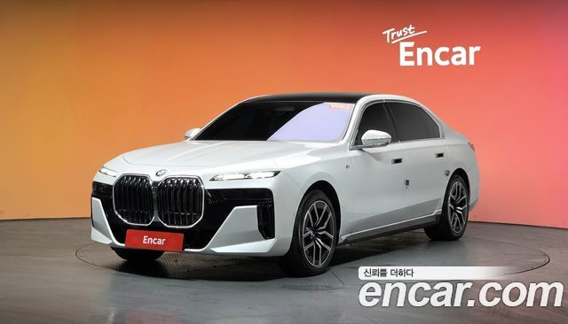BMW 7 Series (G70) 740i xDrive M Sport