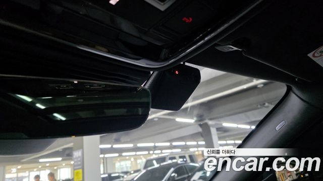 Land Rover Range Rover Velar 2.0 P400E Dynamic SE 2024 — фото 23