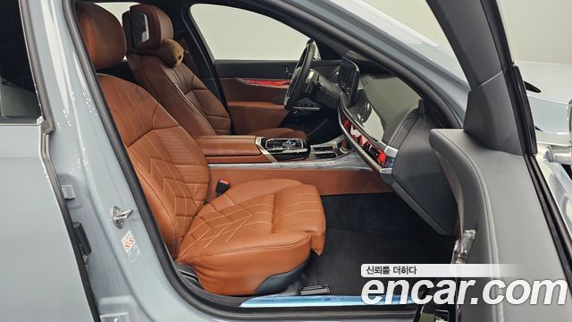 BMW 7 Series (G70) 740i xDrive M Sport 2024 — фото 12