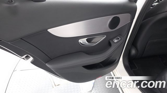 Mercedes-Benz C-Class (W205) C200 Avantgarde 2020 — фото 25