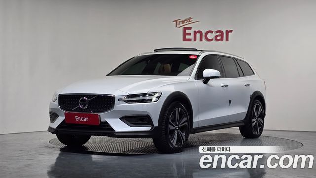 Volvo V60 Cross Country (II) T5 Pro AWD