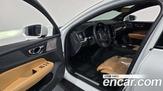 Volvo V60 Cross Country (II) T5 Pro AWD 2020 — фото 10