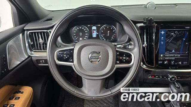 Volvo V60 Cross Country (II) T5 Pro AWD 2020 — фото 12