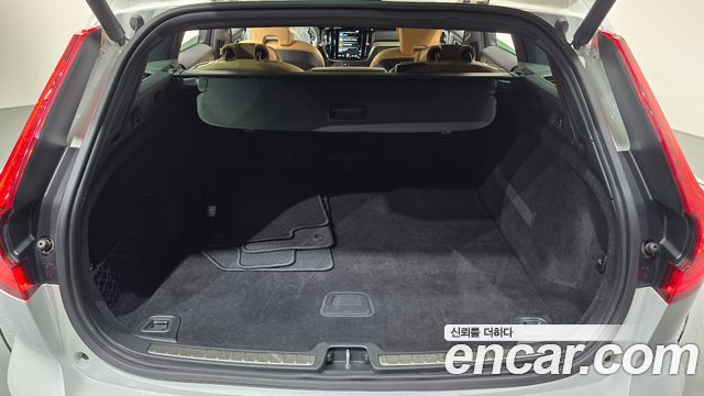 Volvo V60 Cross Country (II) T5 Pro AWD 2020 — фото 20