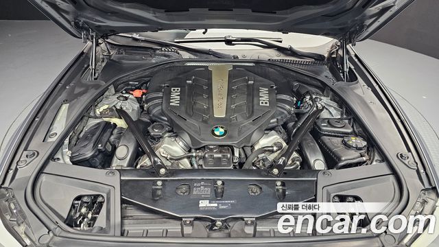 BMW 5 Series (F10) 550i xDrive 2012 — фото 6