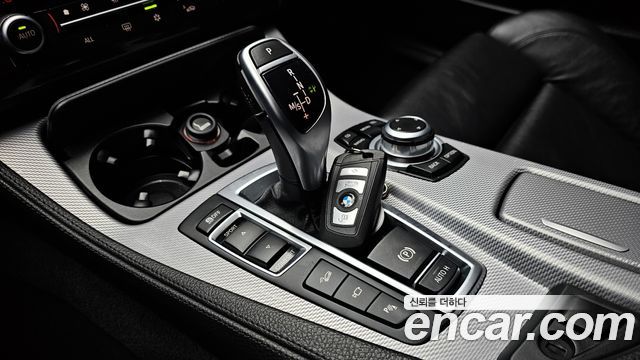BMW 5 Series (F10) 550i xDrive 2012 — фото 9