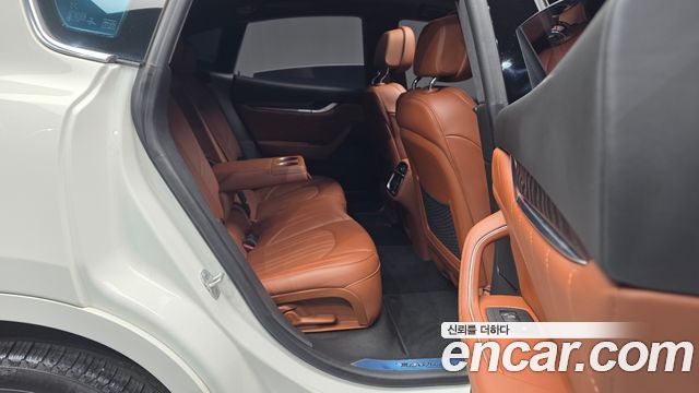 Maserati Levante 2.0 GT AWD 2022 — фото 16