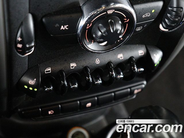 MINI Cooper D Countryman SE 1st 2012 — фото 15