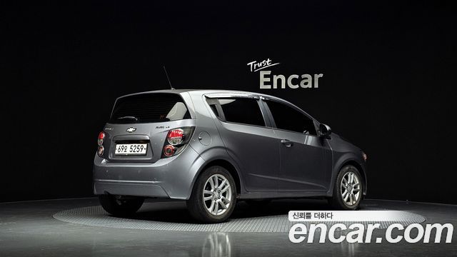 Chevrolet Aveo Hatchback LS Deluxe 2012 — фото 2