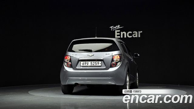 Chevrolet Aveo Hatchback LS Deluxe 2012 — фото 4