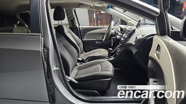 Chevrolet Aveo Hatchback LS Deluxe 2012 — фото 11