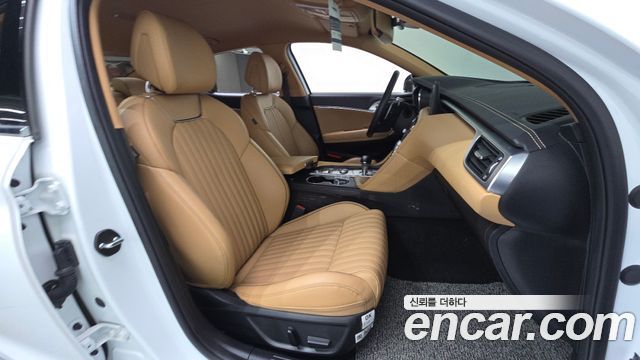 Genesis G70 Gasoline 2.0T 4WD 2022 — фото 11