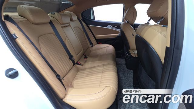 Genesis G70 Gasoline 2.0T 4WD 2022 — фото 12