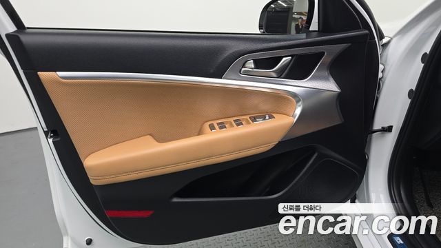 Genesis G70 Gasoline 2.0T 4WD 2022 — фото 24