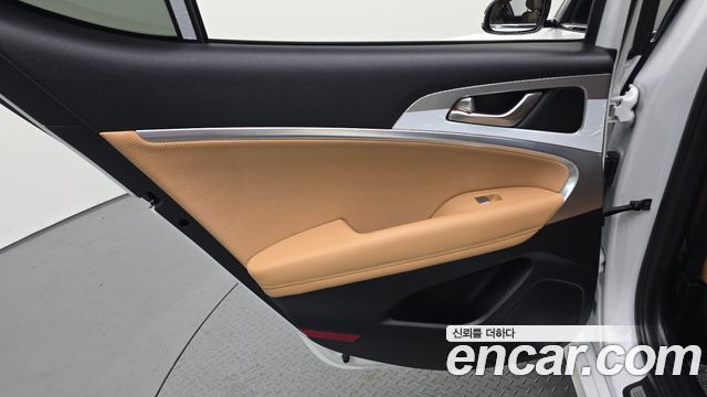 Genesis G70 Gasoline 2.0T 4WD 2022 — фото 25
