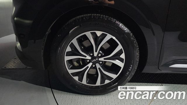 Kia Carnival (IV) Gasoline 9-Seater Noblesse 2023 — фото 5