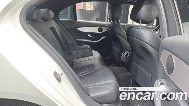 Mercedes-Benz C-Class (W205) C300e 4MATIC AMG Line 2020 — фото 12
