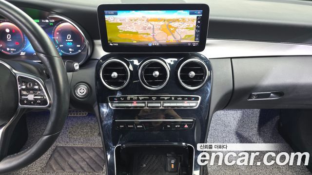 Mercedes-Benz C-Class (W205) C300e 4MATIC AMG Line 2020 — фото 14