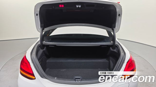Mercedes-Benz C-Class (W205) C300e 4MATIC AMG Line 2020 — фото 20