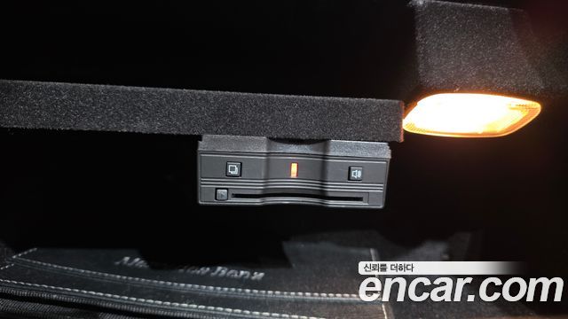 Mercedes-Benz C-Class (W205) C300e 4MATIC AMG Line 2020 — фото 31