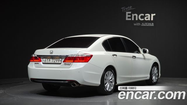Honda Accord 2.4 9th 2014 — фото 2