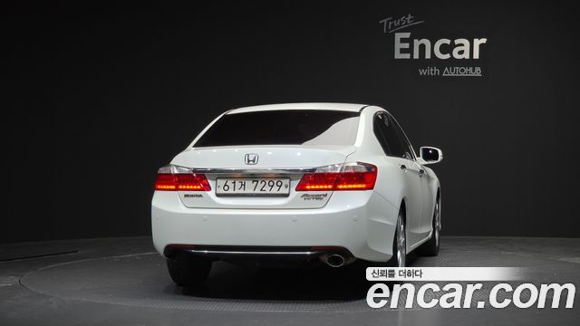 Honda Accord 2.4 9th 2014 — фото 4