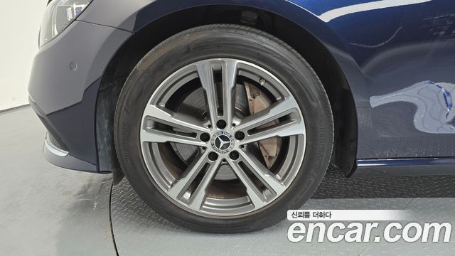 Mercedes-Benz E-Class (W213) E350 4MATIC Avantgarde 2022 — фото 5