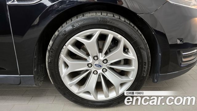 Ford Taurus 2.0 Limited EcoBoost 6th 2017 — фото 21