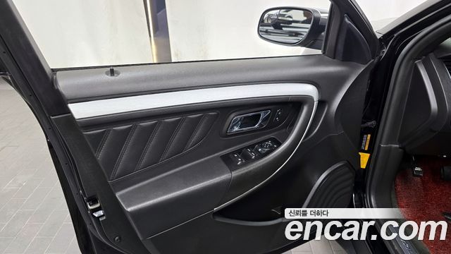 Ford Taurus 2.0 Limited EcoBoost 6th 2017 — фото 24