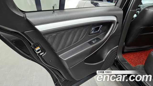 Ford Taurus 2.0 Limited EcoBoost 6th 2017 — фото 25